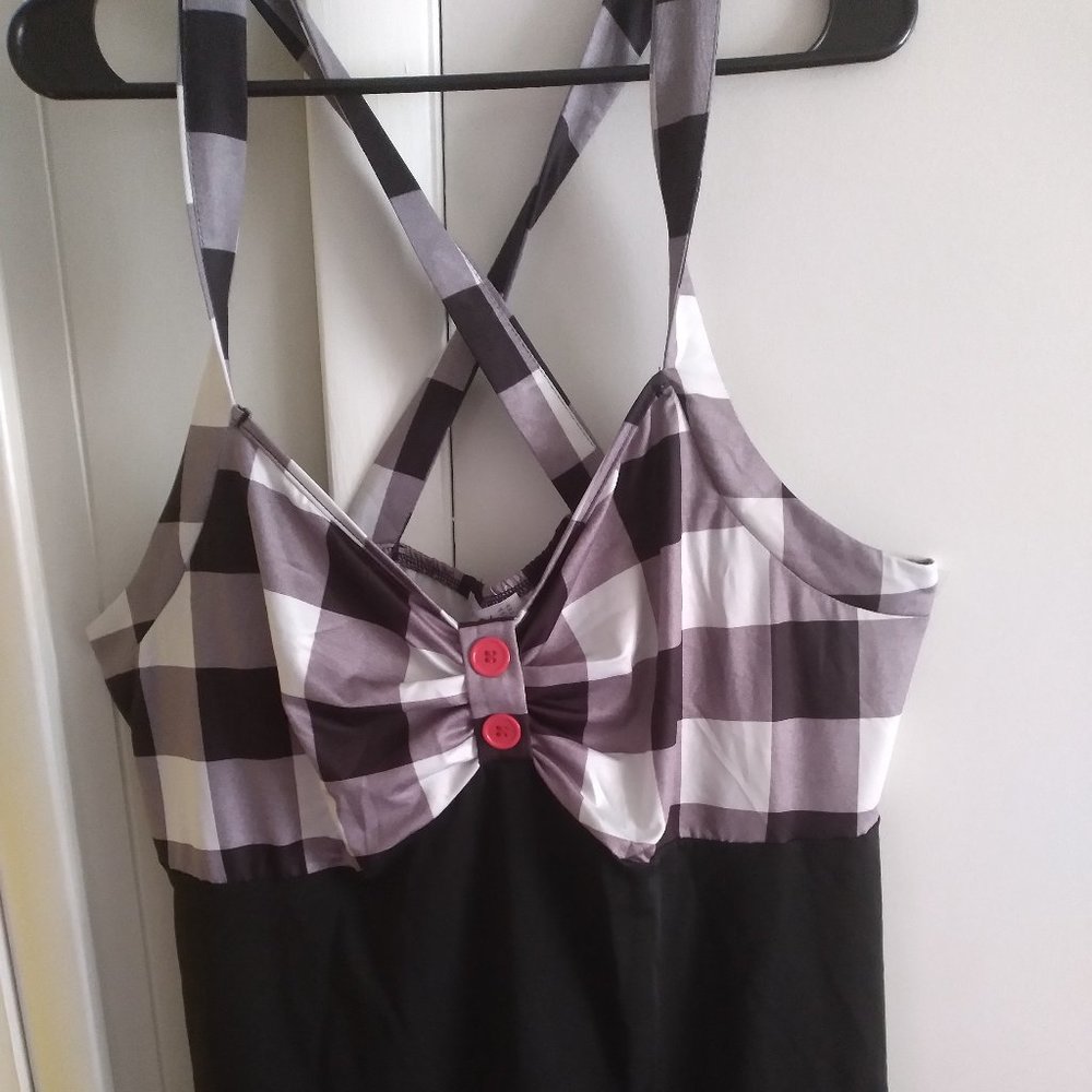 Cute rock a Billy top.
